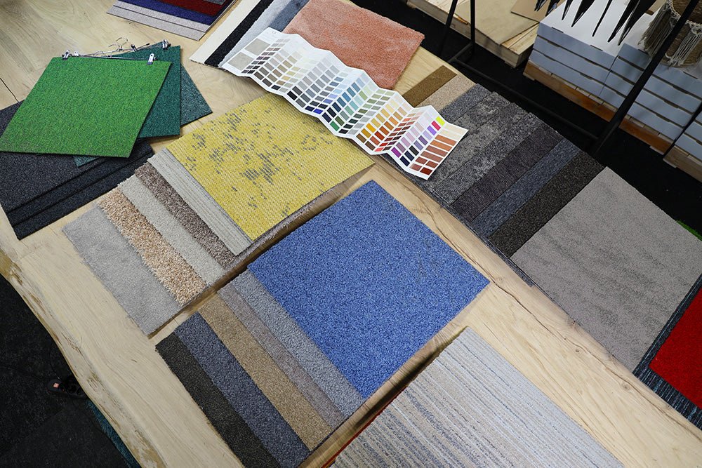 Teppichfliesen-Trends 2025: Die stilvollsten Designs und Materialien e
