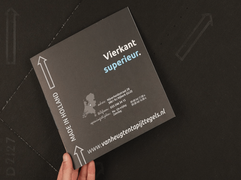 Verlegen von Teppichfliesen: Warum es wichtig ist, den Pfeilen zu folgen