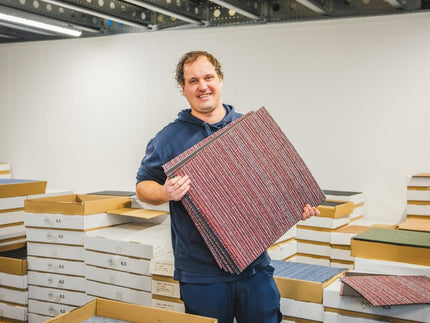 Was kostet eine Teppichfliese? Alle Preise, Qualitätsunterschiede und versteckte Kosten im Überblick
